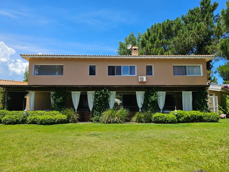 Casa en venta en barrio cerrado